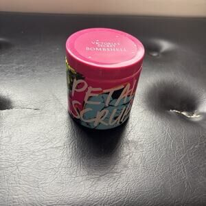 Victoria's Secret Bombshell Petal Scrub Smoothing Body Polish 10 Oz